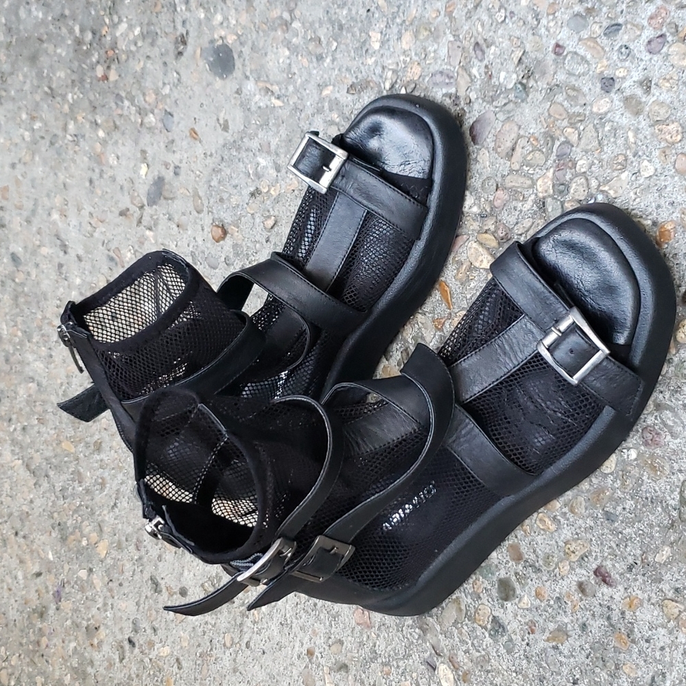 Beautiful Fabiano platform sandal boots